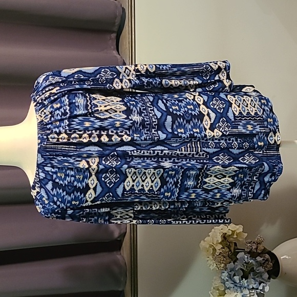 West Loop Patterned Top - Picture 6 of 9